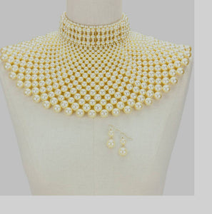 Pearl Bib Neclace